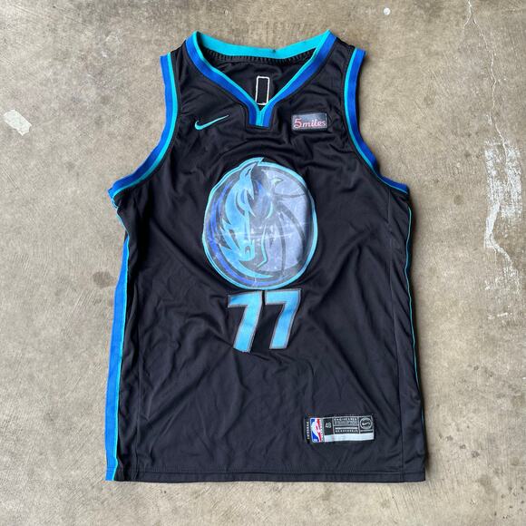 LUKA DONCIC MAVERICKS JERSEY BLACK FADED LARGE - Picture 1 of 5